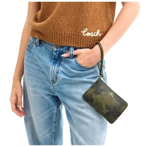 New Coach CW858 Corner Zip Wristlet Signature Coated Canvas Dark Cypress Multi - Picture 2 of 4